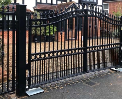 Electric gate automation