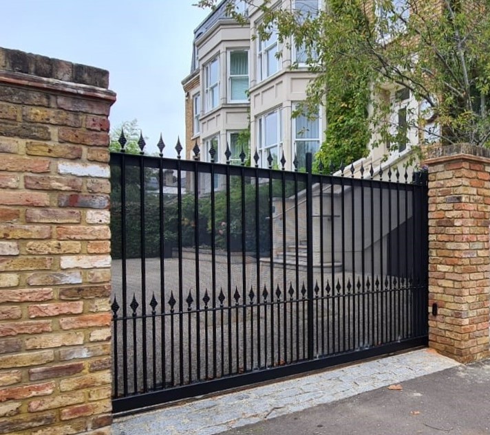 Driveway gates with safety mesh
