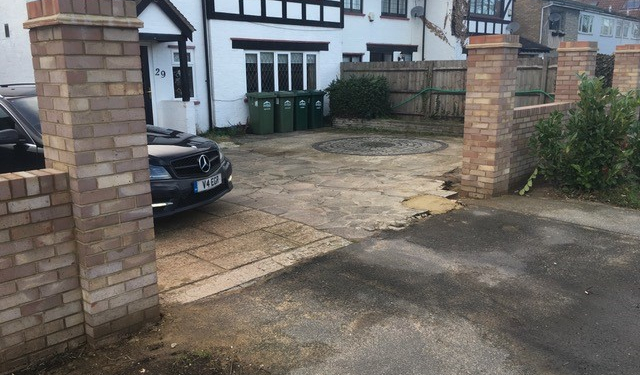 Driveway with no electric gates